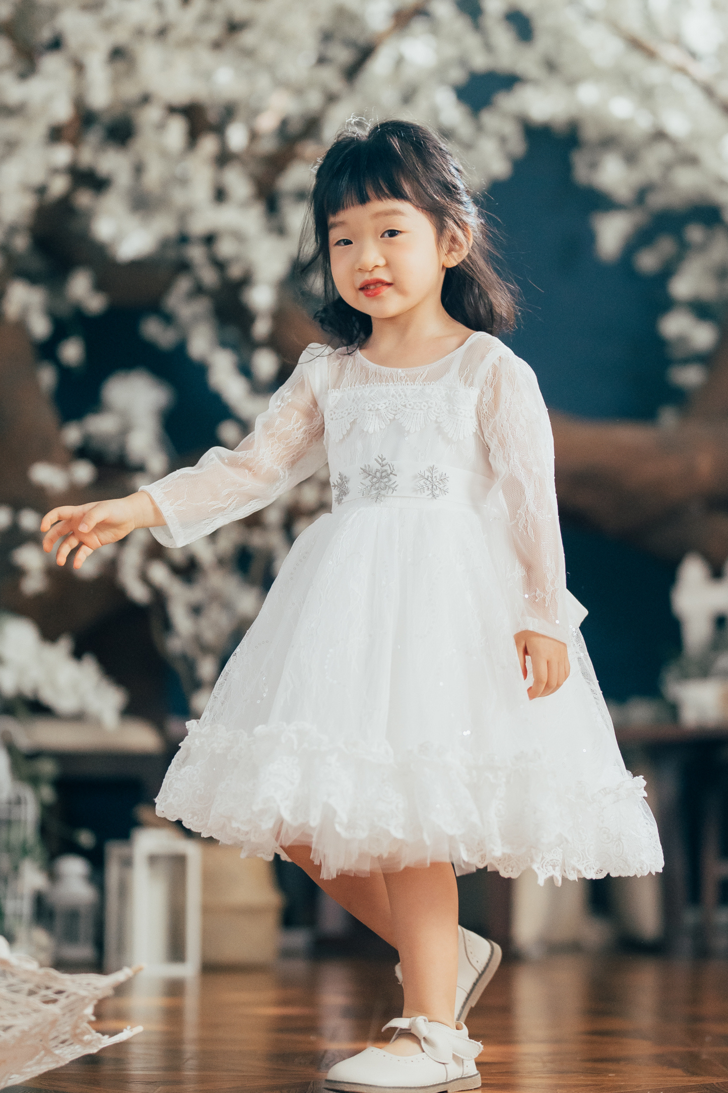White Elsa Long Sleeves Lace Dress