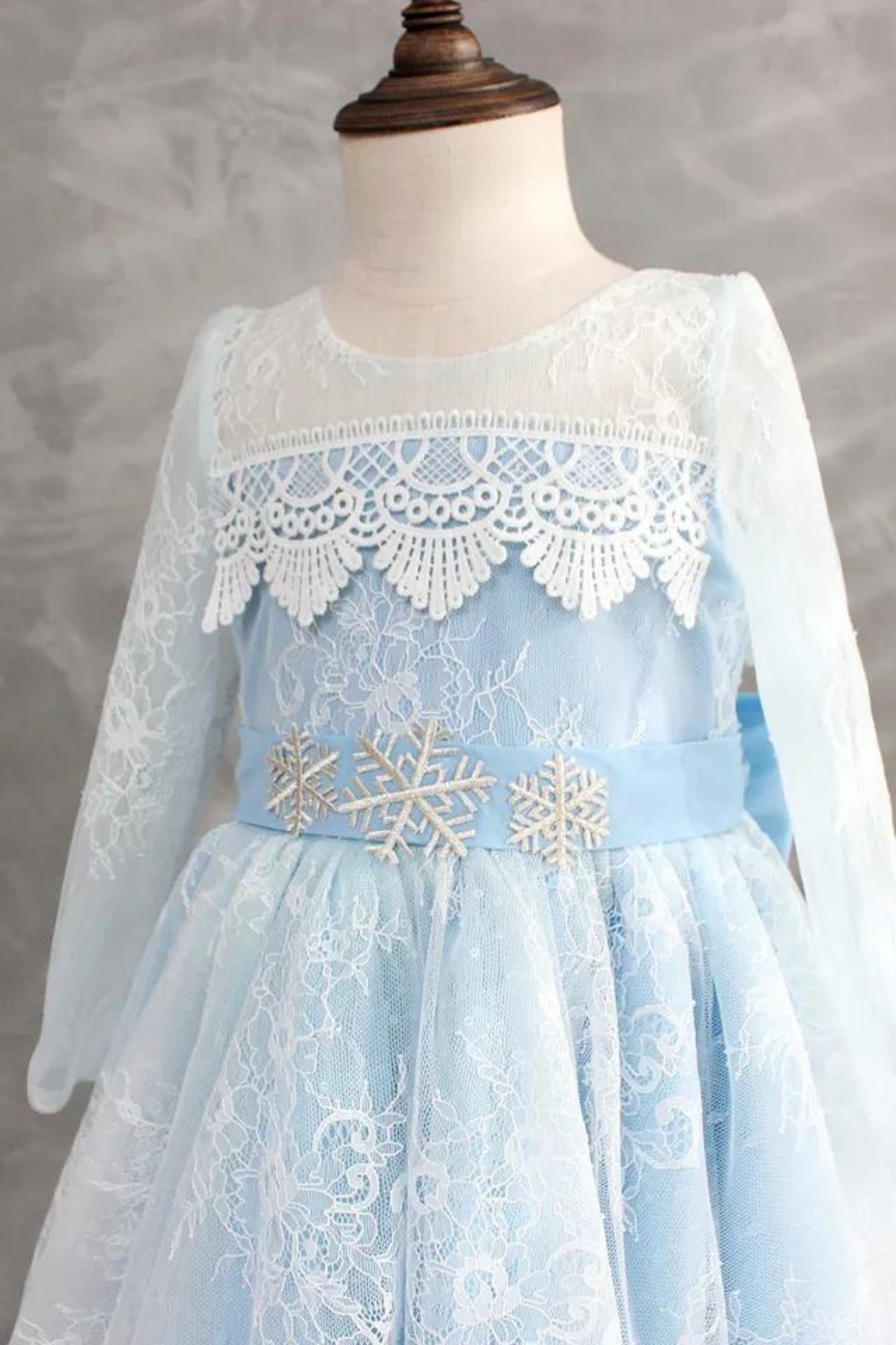 Blue Elsa Long Sleeves Lace Dress