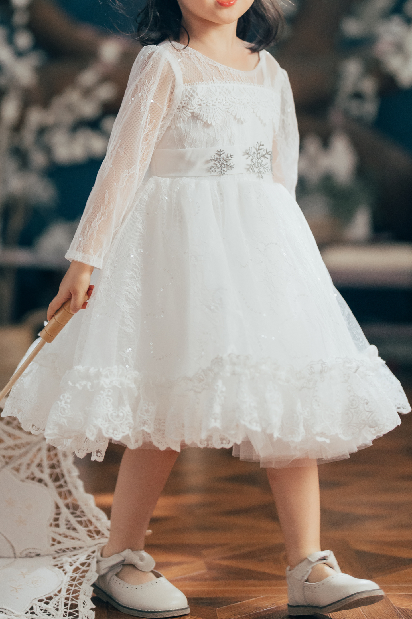 White Elsa Long Sleeves Lace Dress